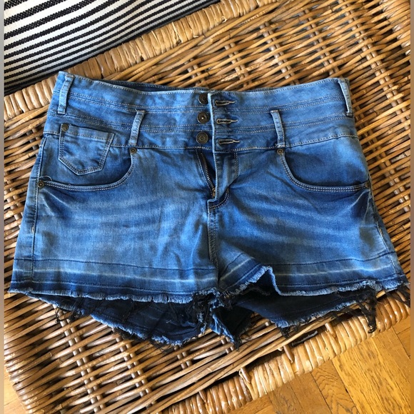 90’s CLASSIC REVOLUTION DENIM SHORTS 🍑 - Picture 1 of 5